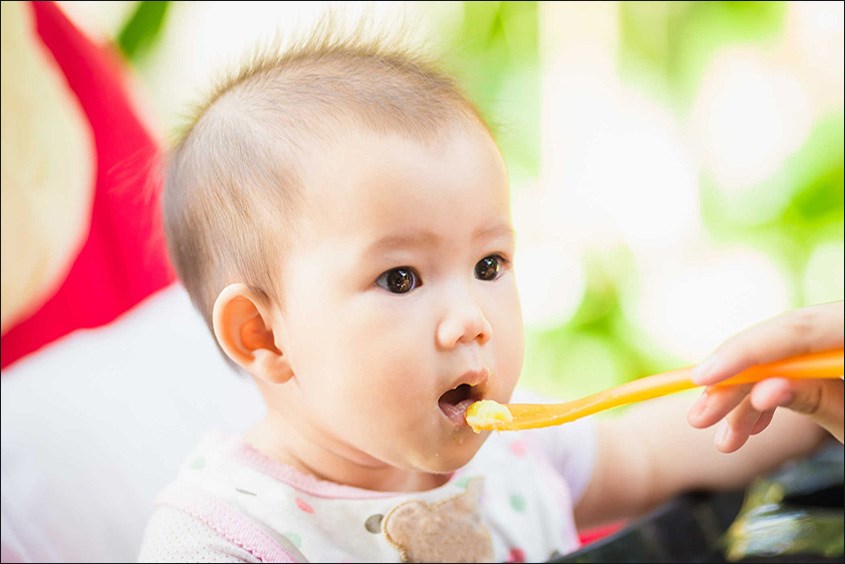Trẻ 6 tháng tuổi ăn được những gì
