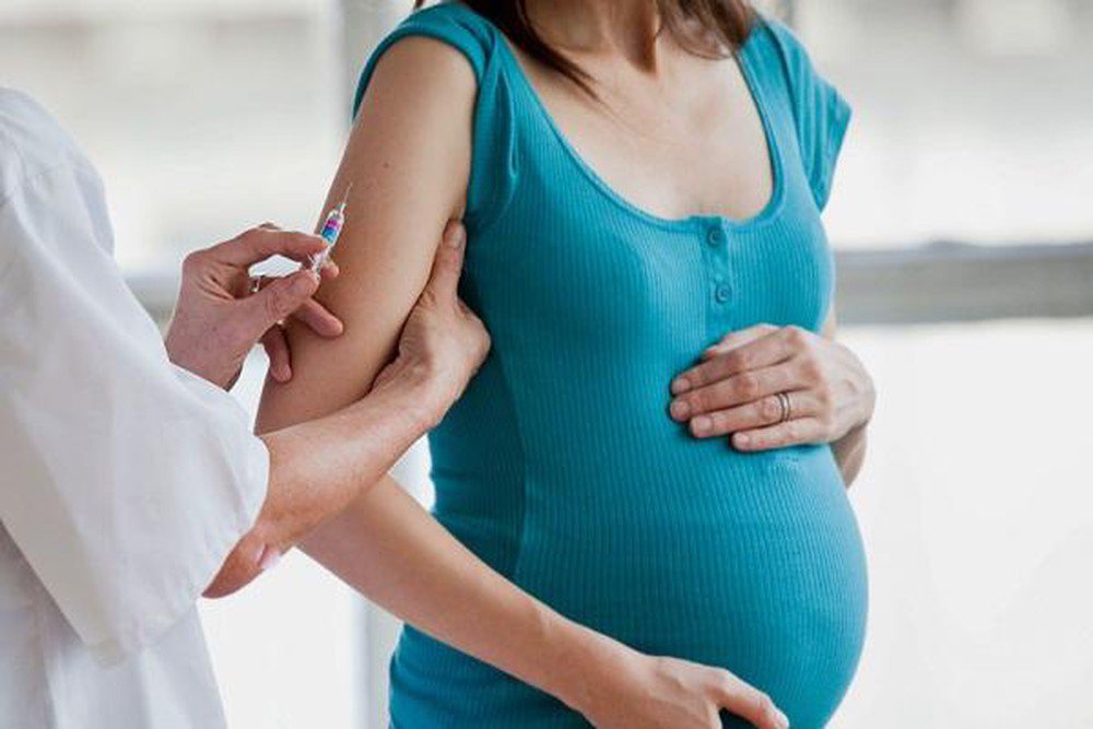 Những loại vacxin CẦN và AN TOÀN tiêm phòng khi mang thai