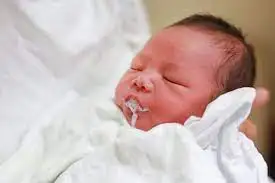 5 yếu tố dễ gây sặc sữa ở trẻ sơ sinh mẹ cần lưu ý